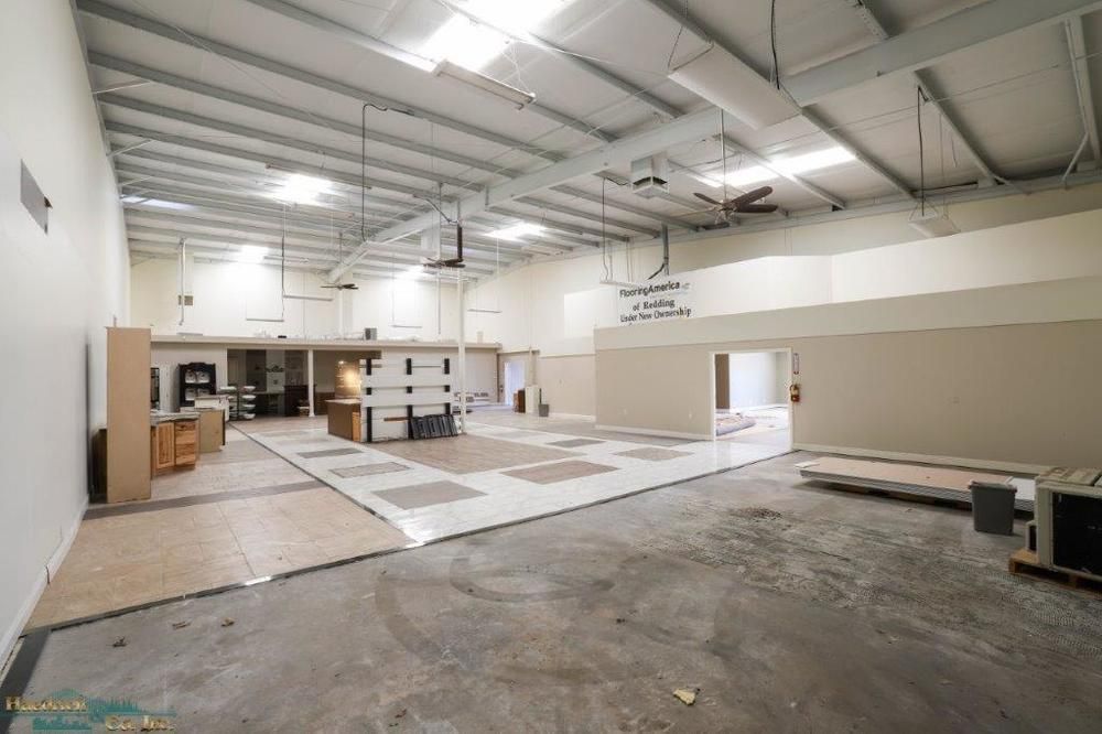 20250 Skypark Dr, Redding, CA 96002